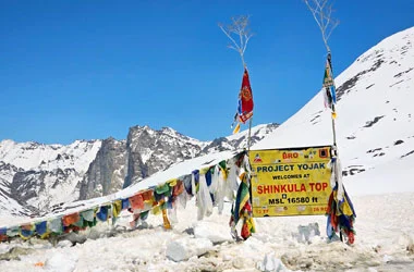 manali to shinkula-pass taxi
